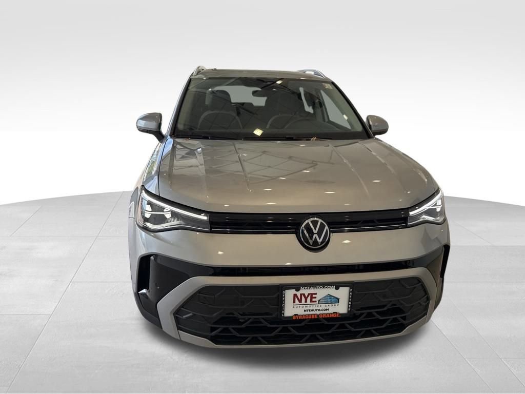 New 2025 Volkswagen Taos SE image 8