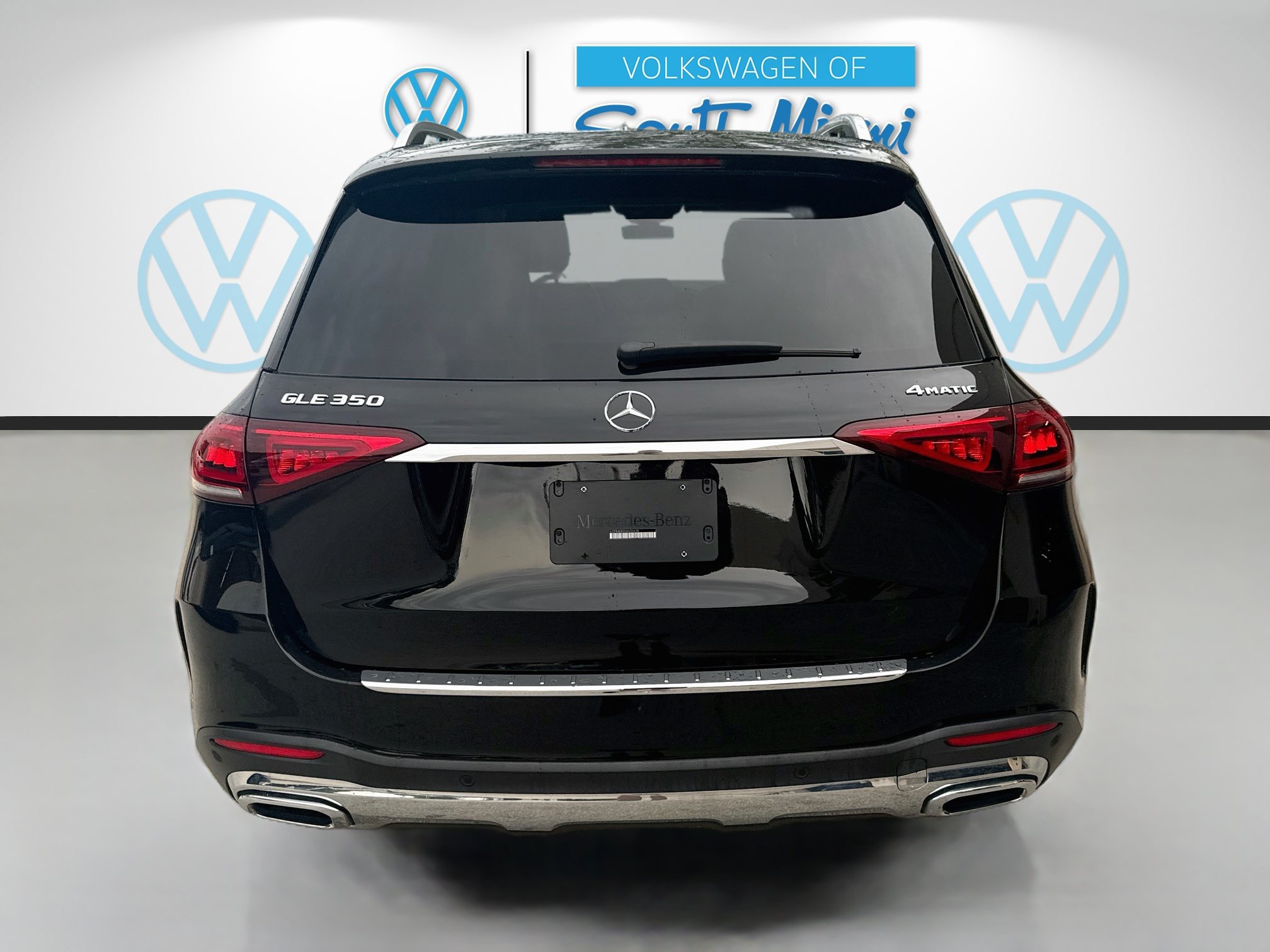 Used 2022 Mercedes-Benz GLE 350 4MATIC w/ AMG Line Exterior image 6