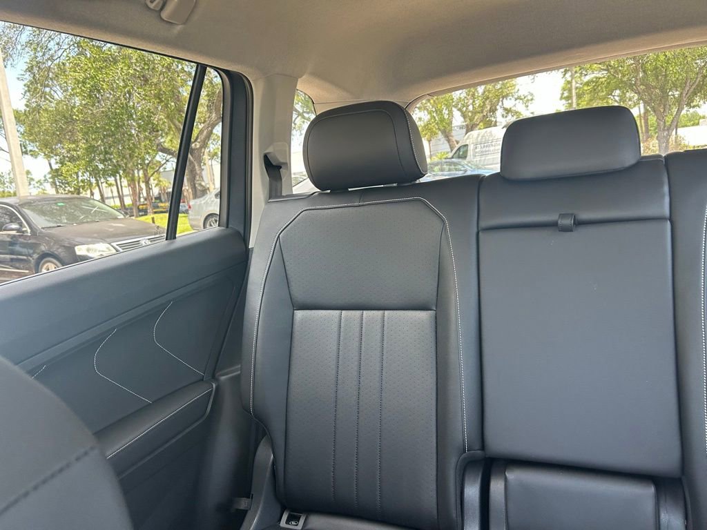 Used 2022 Volkswagen Tiguan SE FWD image 12