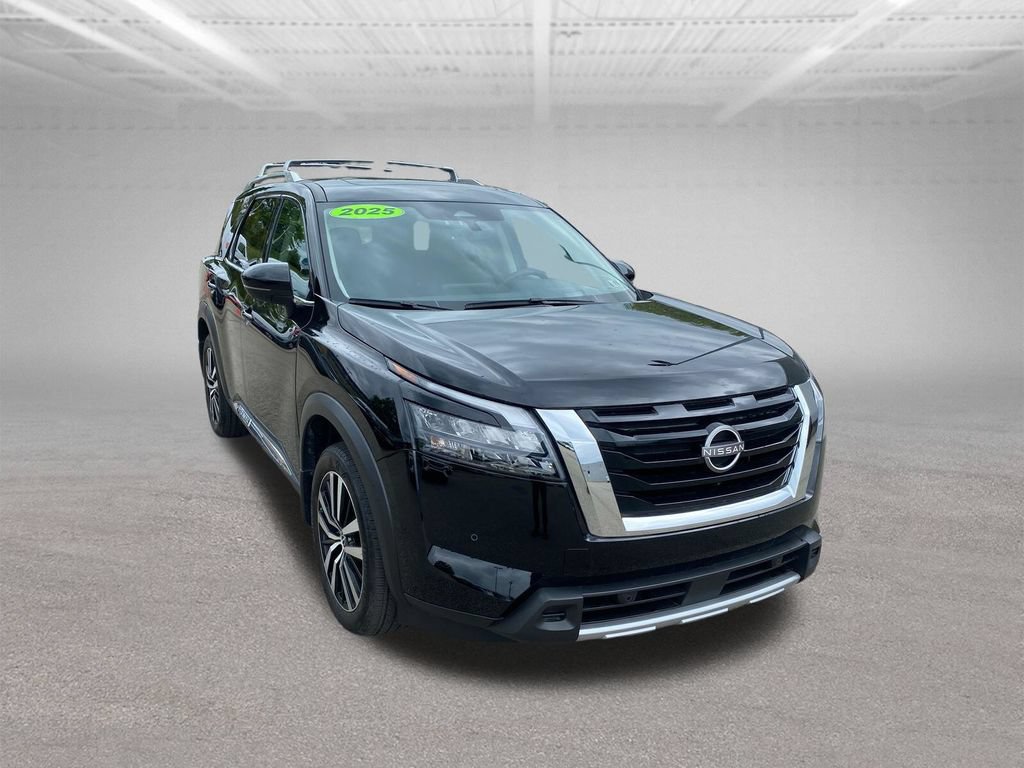 Used 2025 Nissan Pathfinder Platinum w/ Cargo Package AWD/4WD image 8
