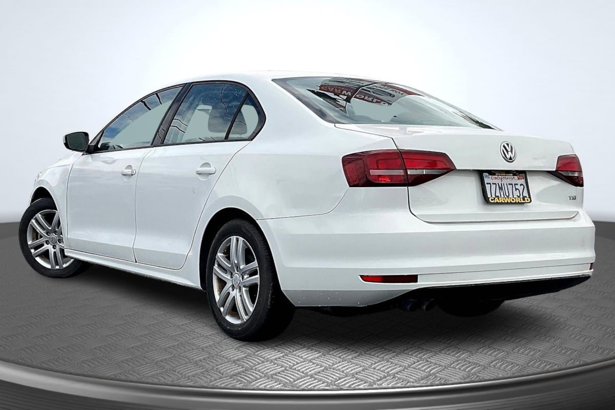 Used 2018 Volkswagen Jetta S FWD image 2