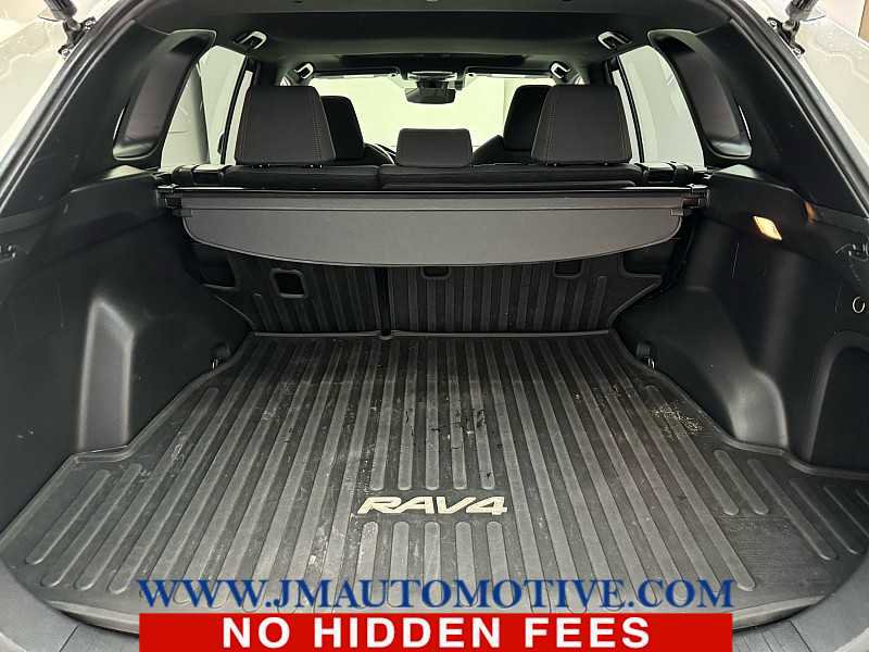 Used 2021 Toyota RAV4 SE w/ Weather & Moonroof Package image 19