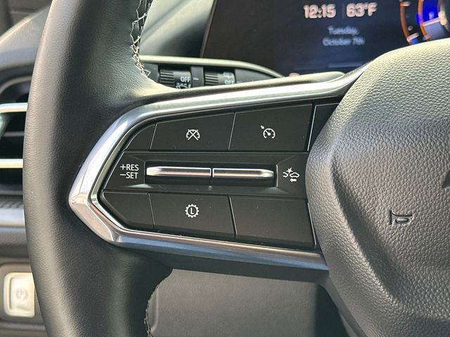 Used 2025 Chevrolet Traverse LT image 30