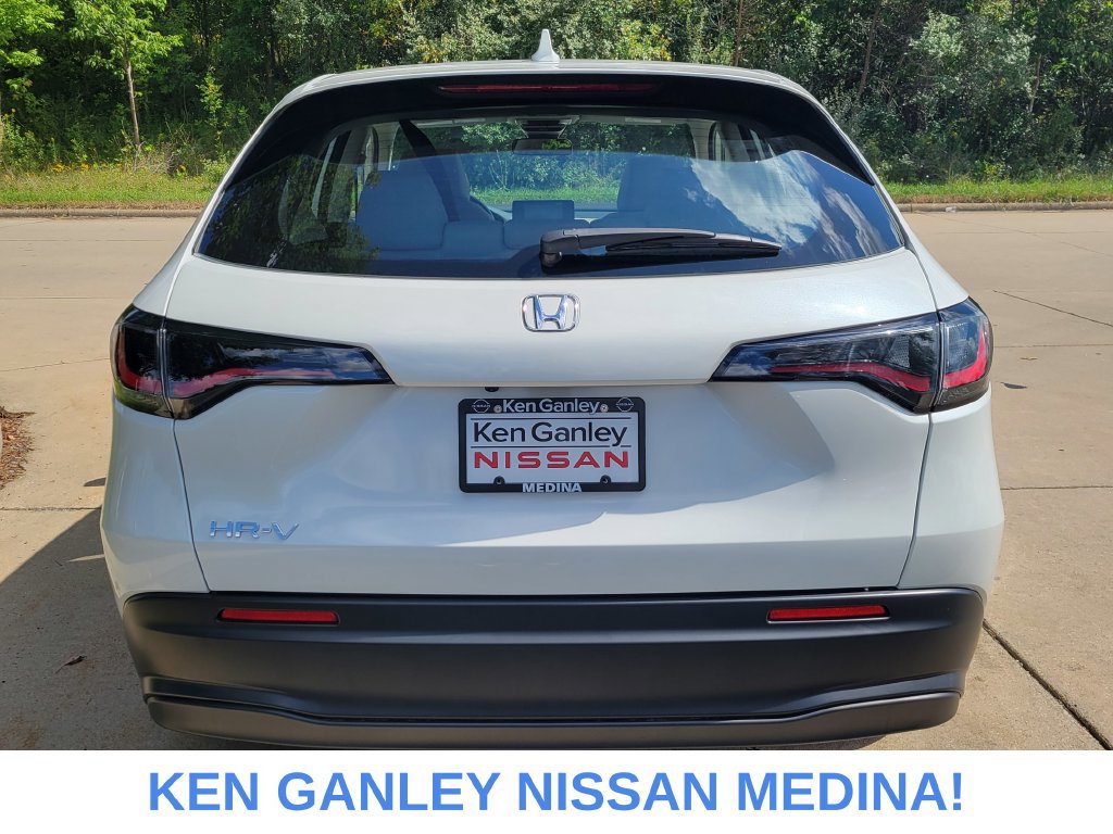 Used 2024 Honda HR-V LX image 4