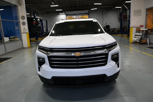 New 2027 Chevrolet Traverse LT w/ LPO, Floor Liner Package FWD image 2