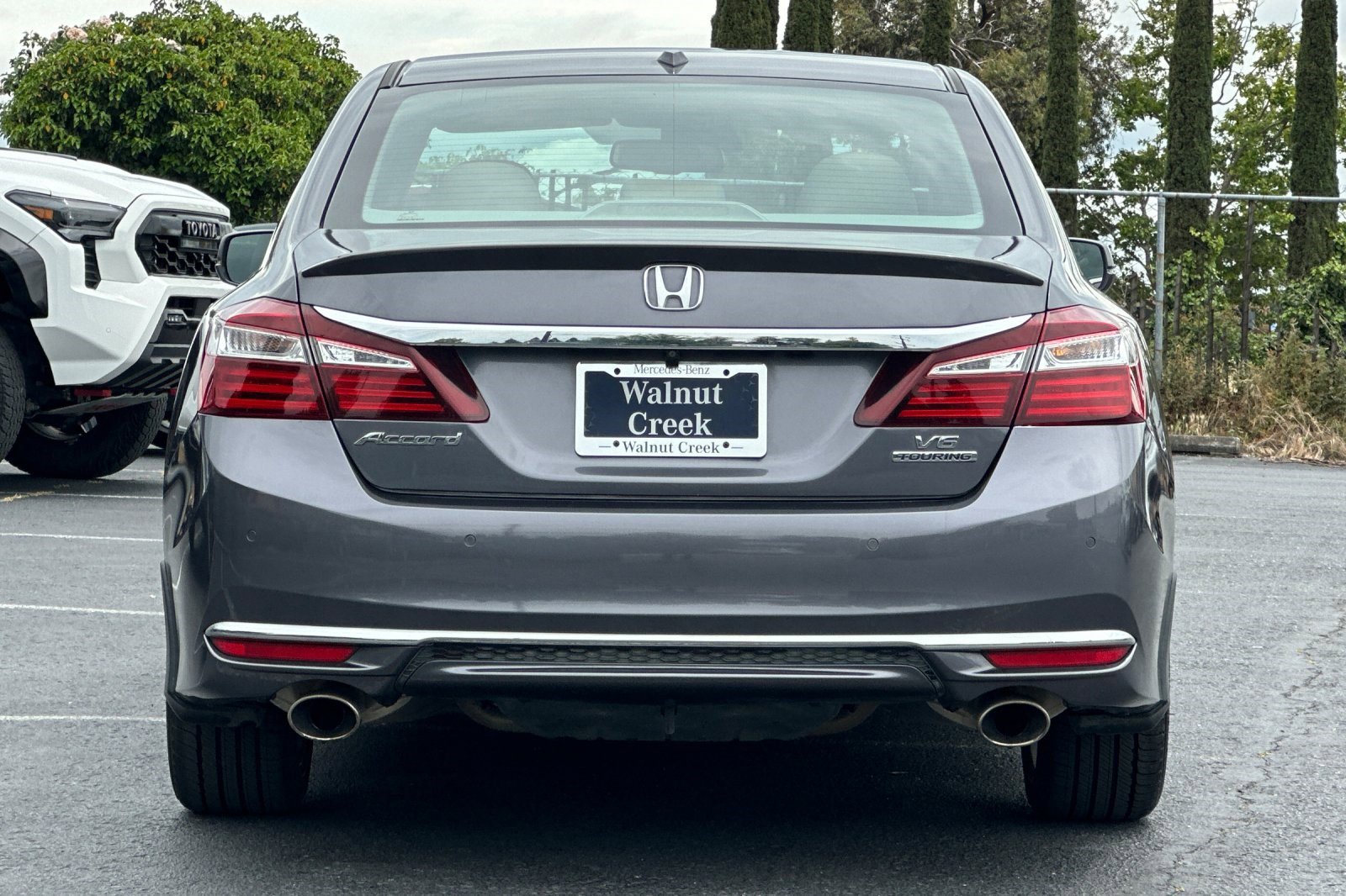 Used 2017 Honda Accord Touring image 10