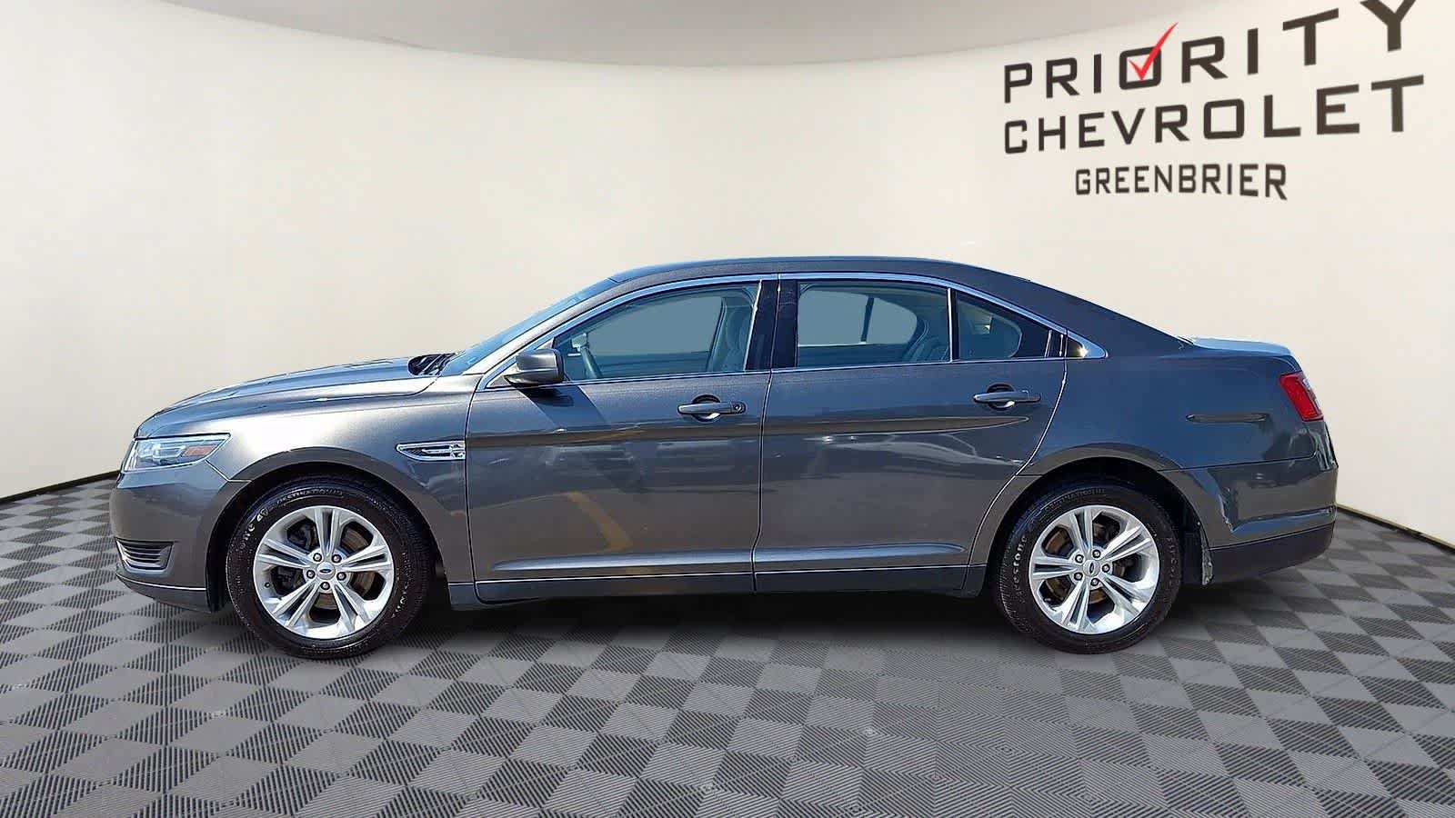 Used 2018 Ford Taurus SE FWD image 5