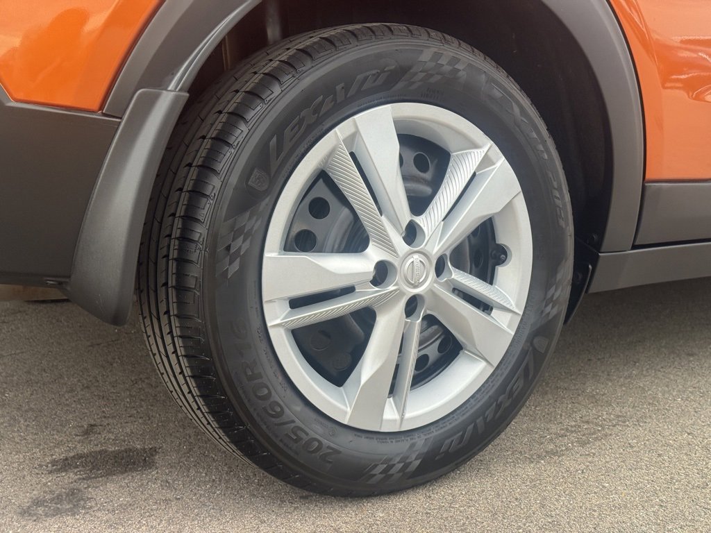 Used 2020 Nissan Kicks SR w/ SR Premium Package image 27