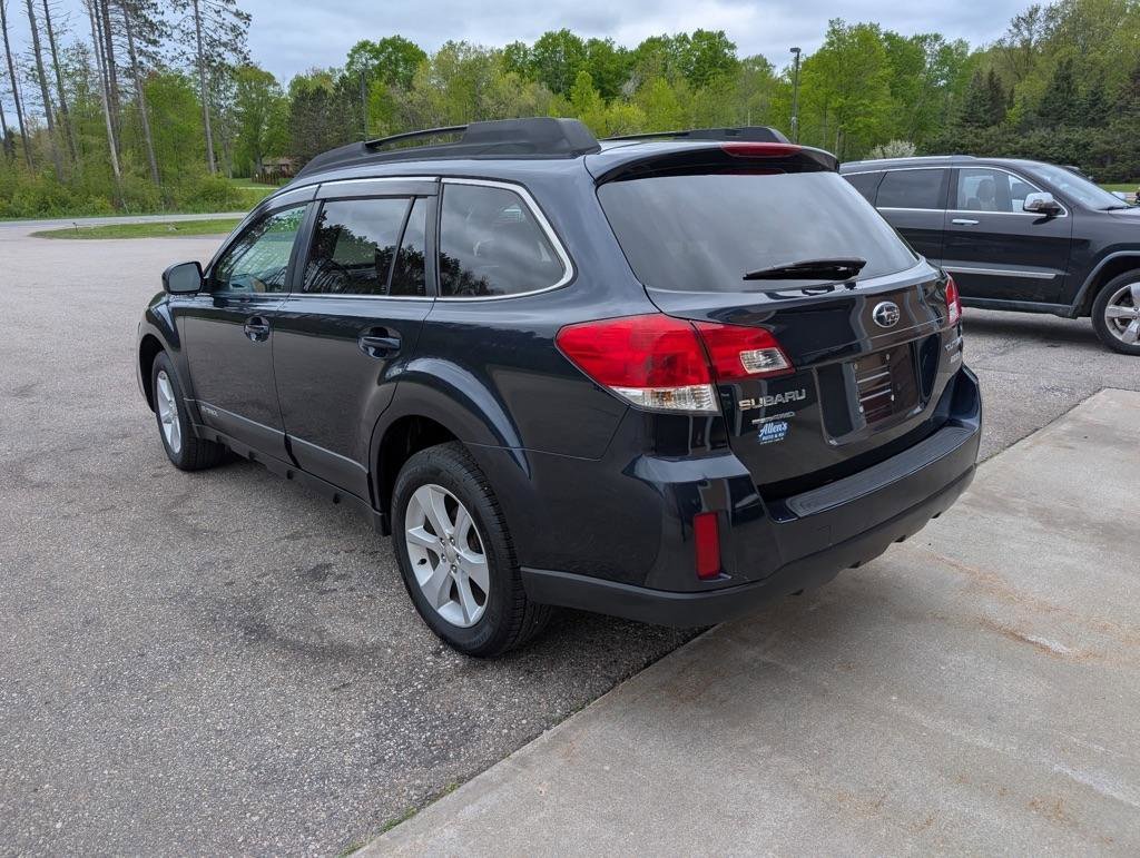 Used 2013 Subaru Outback 2.5i Premium w/ All-Weather Pkg AWD/4WD image 7