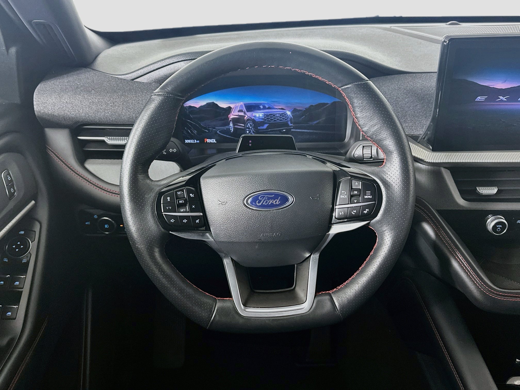 Used 2025 Ford Explorer ST-Line w/ ST-Line Street Pack AWD/4WD image 18