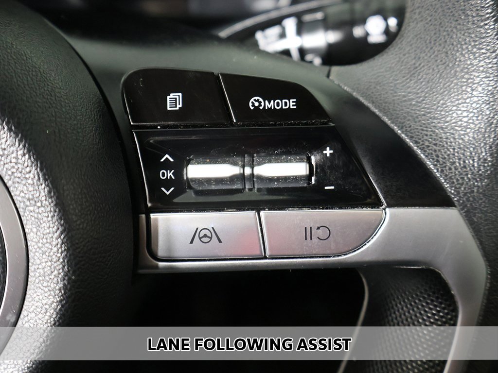 Used 2023 Hyundai Elantra SEL image 3