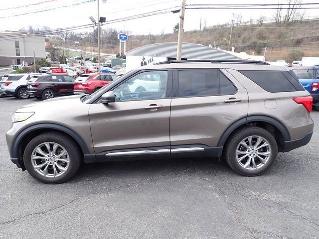 Used 2021 Ford Explorer XLT w/ Equipment Group 202A image 2