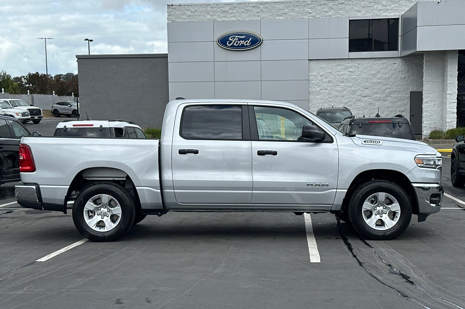 New 2026 RAM 1500 Tradesman AWD/4WD image 3