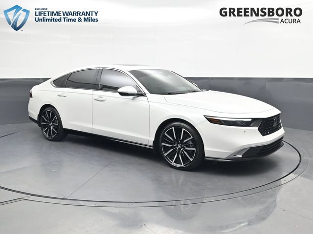 Used 2025 Honda Accord Touring image 3