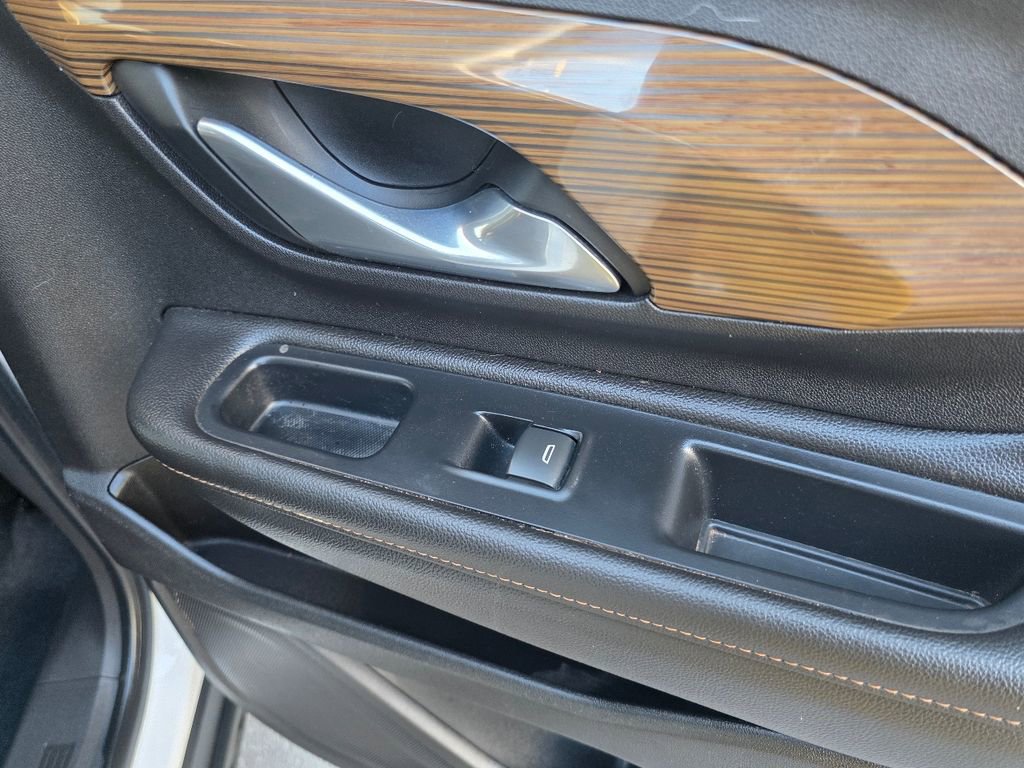 Used 2020 GMC Terrain SLE image 38