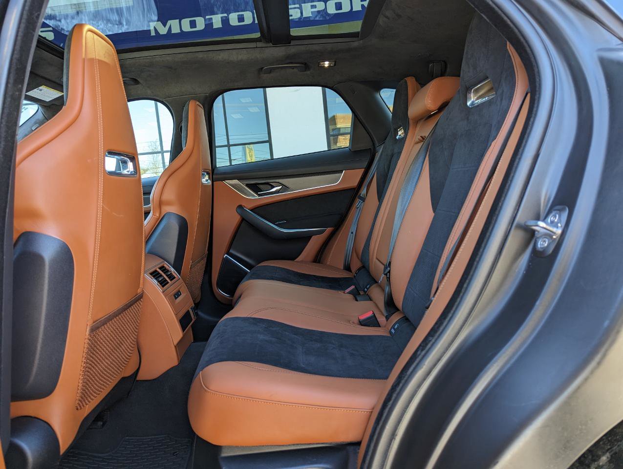 Used 2023 Jaguar F-PACE SVR image 41