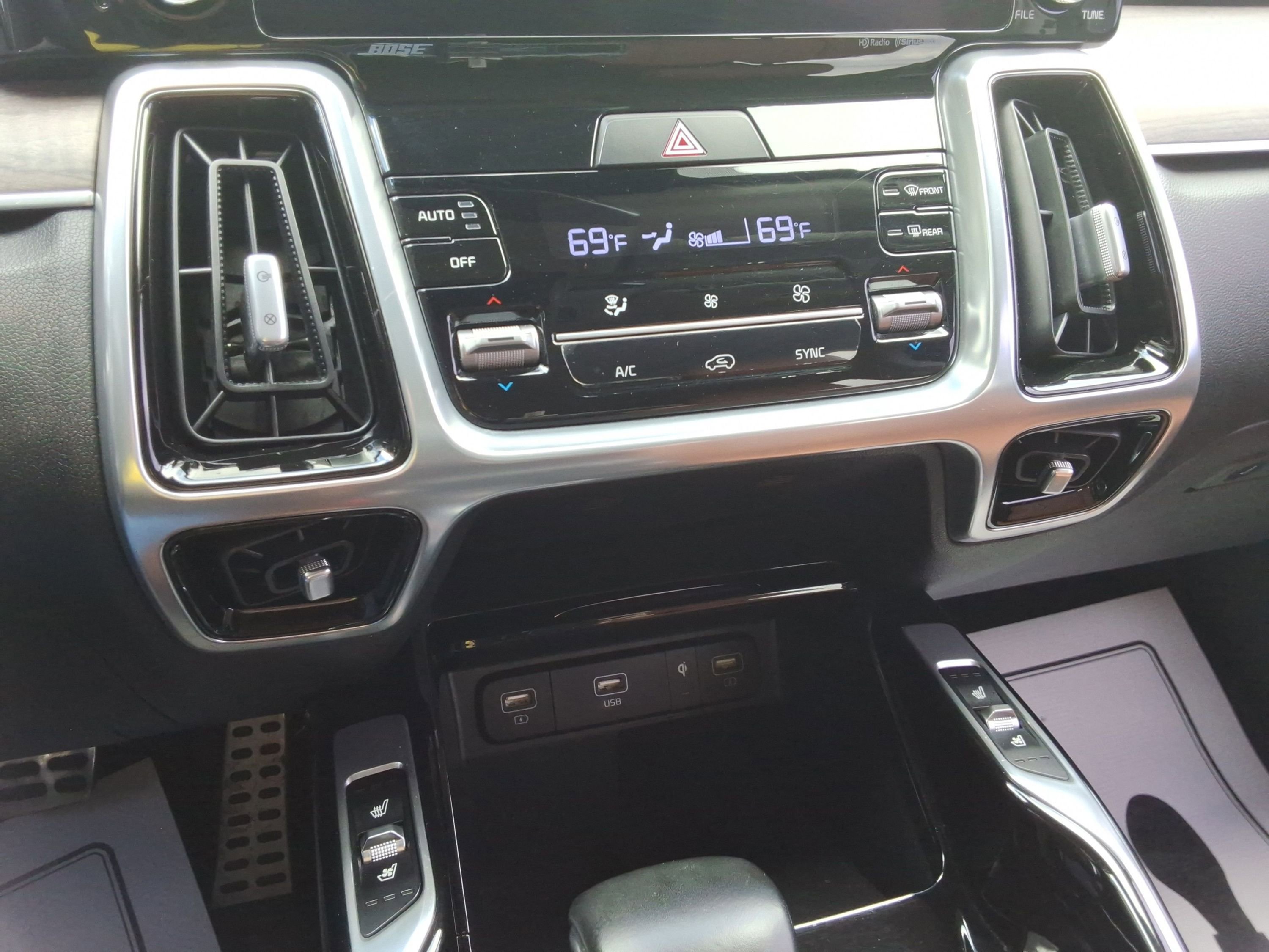 Used 2022 Kia Sorento SX Prestige w/ Rust Color Package image 17