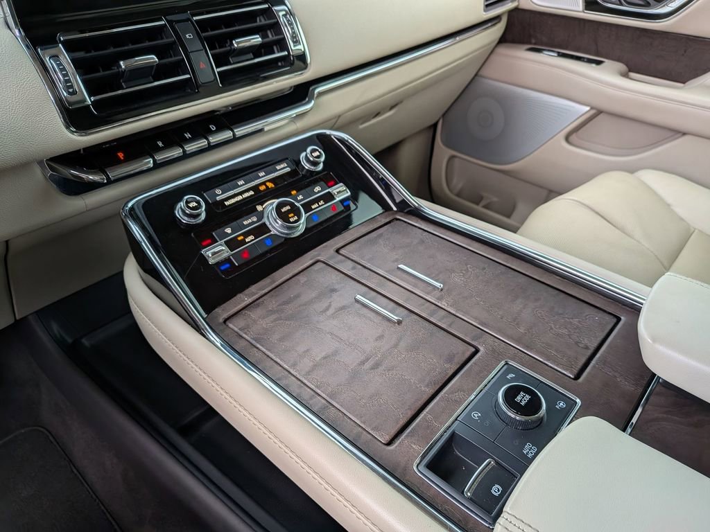 Used 2021 Lincoln Navigator Reserve RWD image 32
