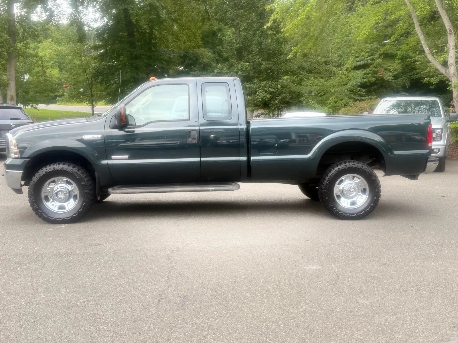 Used 2005 Ford F350 XLT AWD/4WD image 4