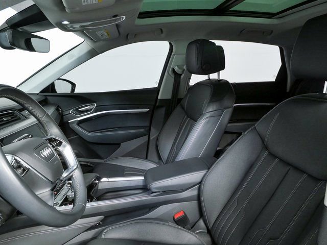 Certified 2024 Audi Q8 e-tron Prestige AWD/4WD image 5