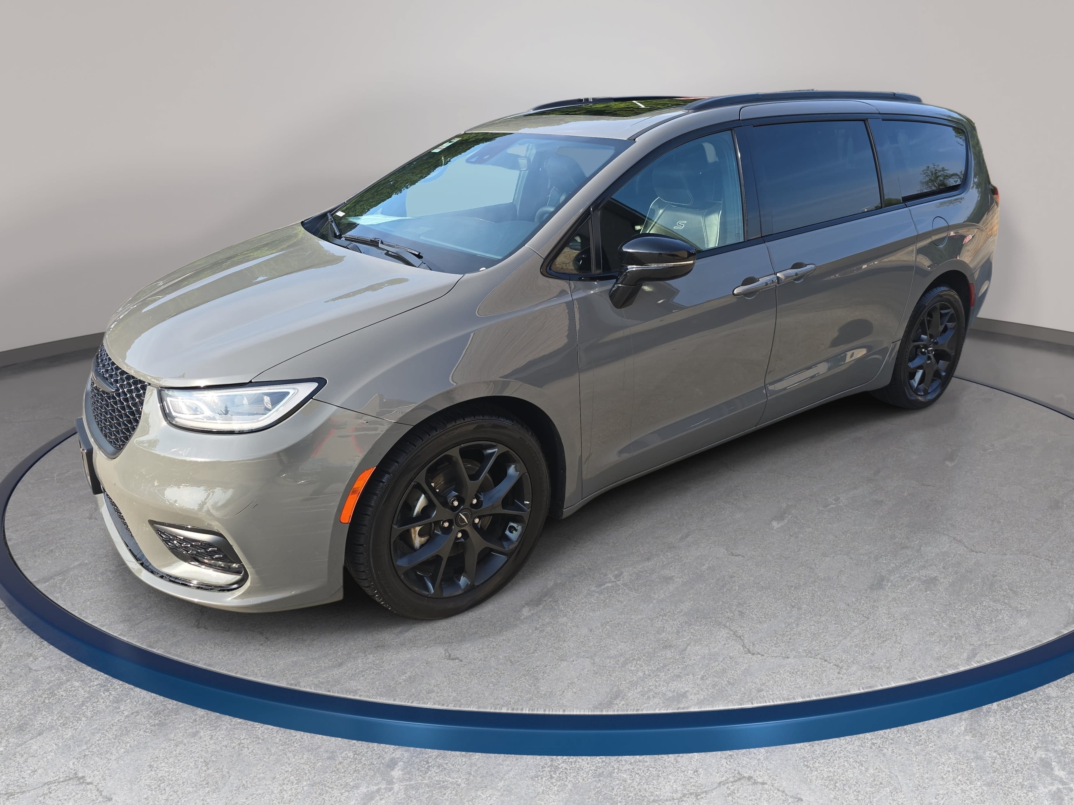 Used 2025 Chrysler Pacifica Limited