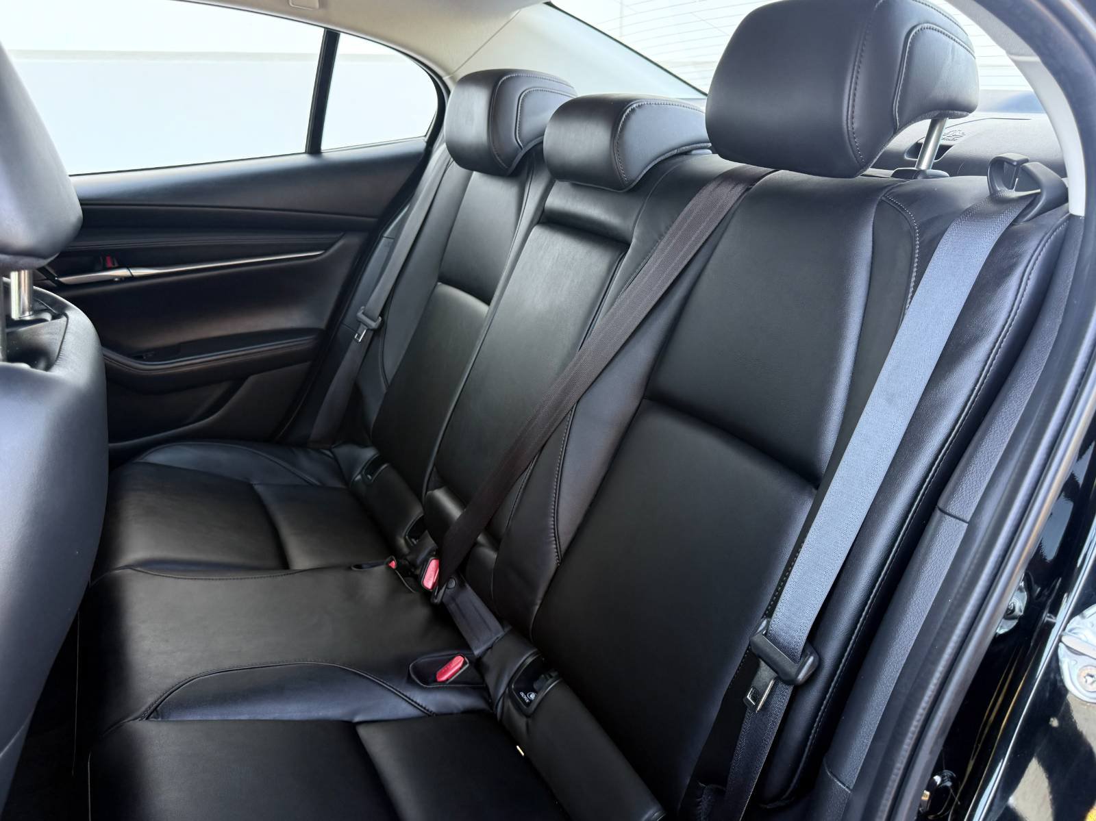 Used 2025 MAZDA MAZDA3 s FWD image 19