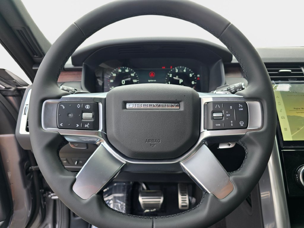 New 2026 Land Rover Discovery Dynamic SE AWD/4WD image 16