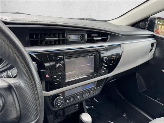 Used 2016 Toyota Corolla LE FWD image 13