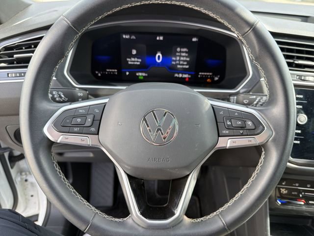 Used 2022 Volkswagen Tiguan SE AWD/4WD image 16