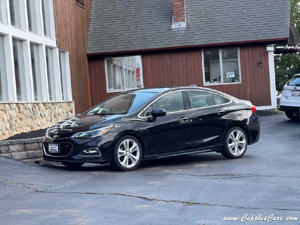 Used 2018 Chevrolet Cruze Premier w/ Premier True North Edition FWD image 2