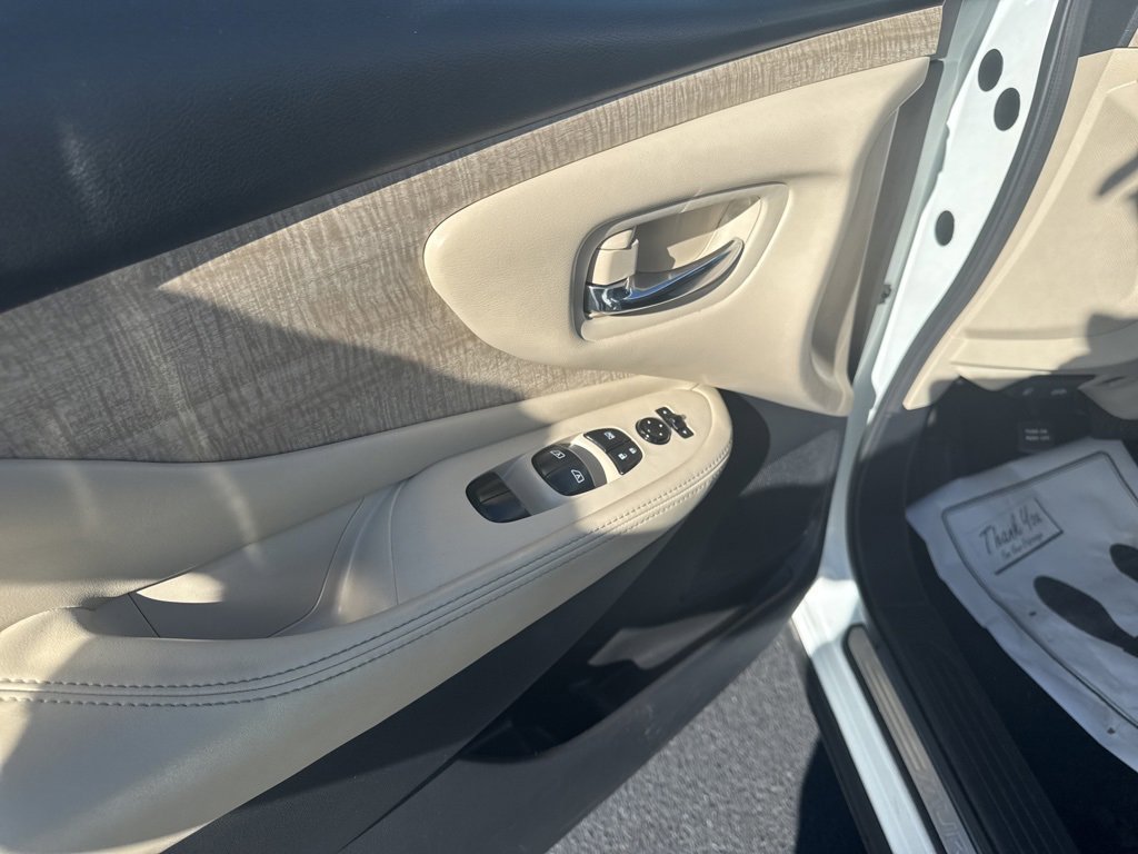 Used 2023 Nissan Murano SV image 9