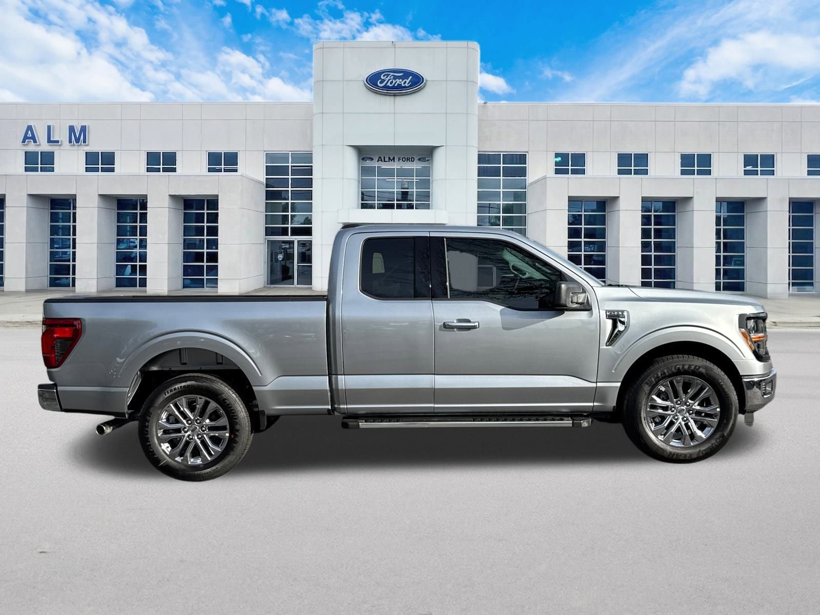 New 2026 Ford F150 XLT w/ XLT Chrome Appearance Package RWD image 5