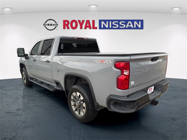 Used 2024 Chevrolet Silverado 2500 Custom w/ Custom Value Package image 5