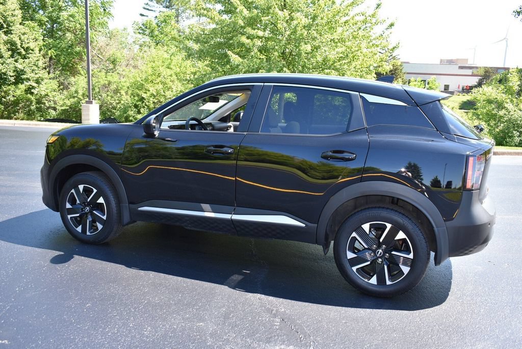 Used 2026 Nissan Kicks SV w/ SV Premium Package AWD/4WD image 8