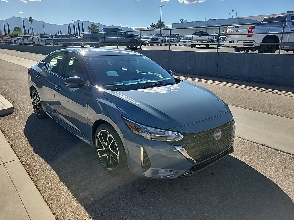 New 2025 Nissan Sentra SR w/ SR Premium Package FWD image 9