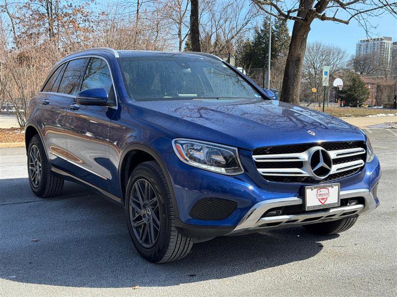 Used 2018 Mercedes-Benz GLC 300 4MATIC image 3