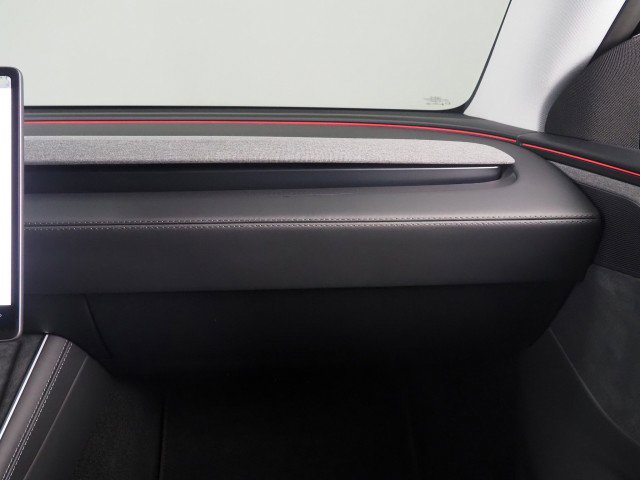 Used 2026 Tesla Model Y Long Range RWD image 41
