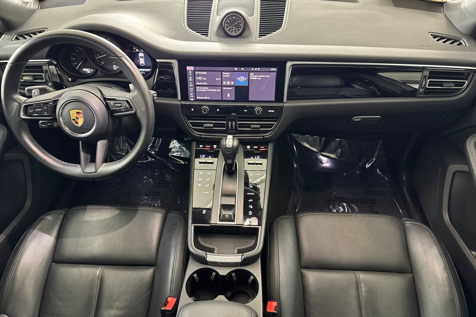 Used 2023 Porsche Macan AWD/4WD image 16