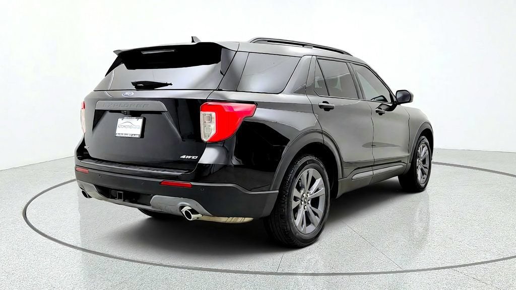 Used 2022 Ford Explorer XLT w/ Equipment Group 202A AWD/4WD image 5