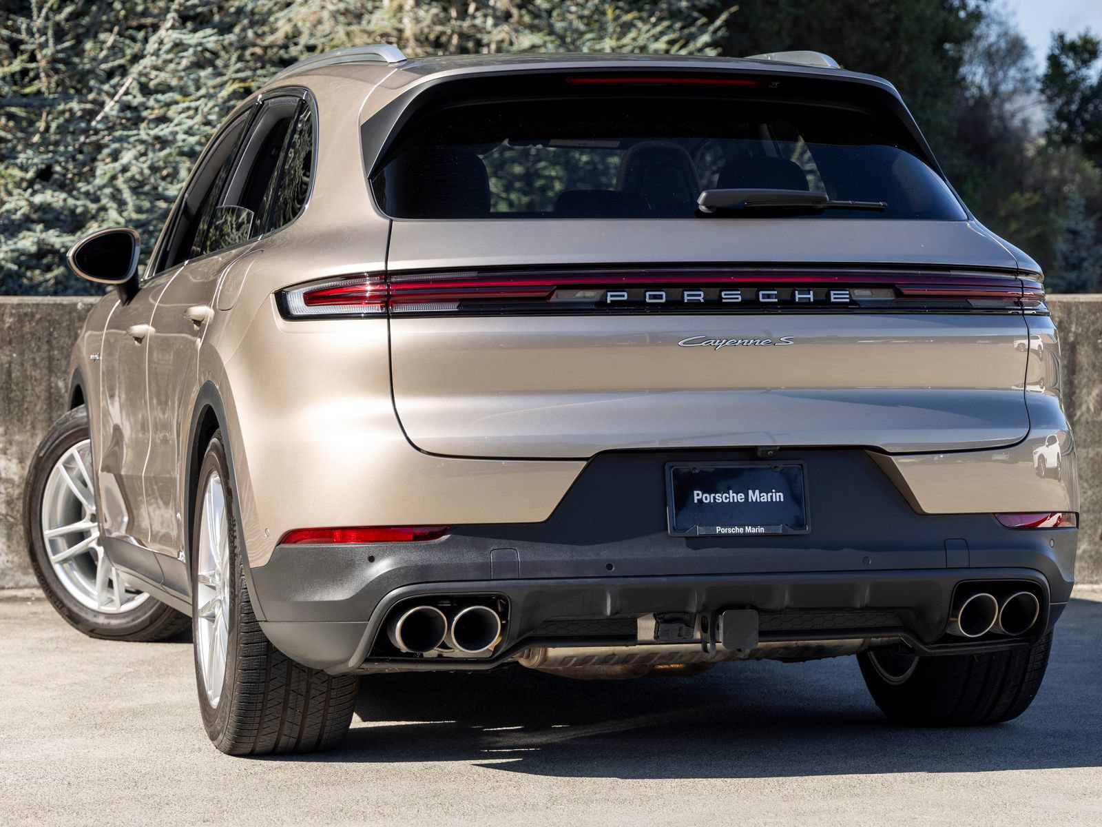 Certified 2025 Porsche Cayenne S AWD/4WD image 3