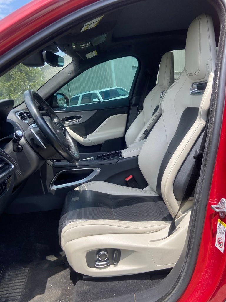 Used 2019 Jaguar F-PACE S AWD/4WD image 11