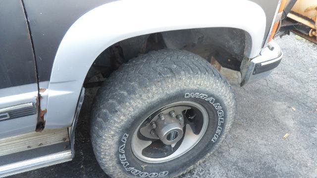 Used 1992 Chevrolet Silverado 2500 4x4 Regular Cab image 9