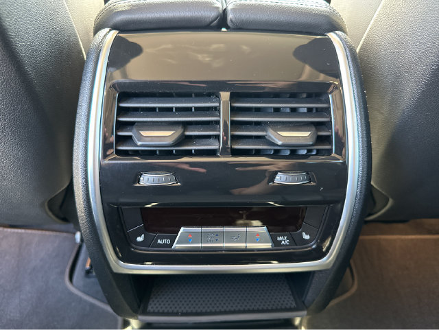 Used 2022 BMW X7 xDrive40i w/ Premium Package AWD/4WD image 27