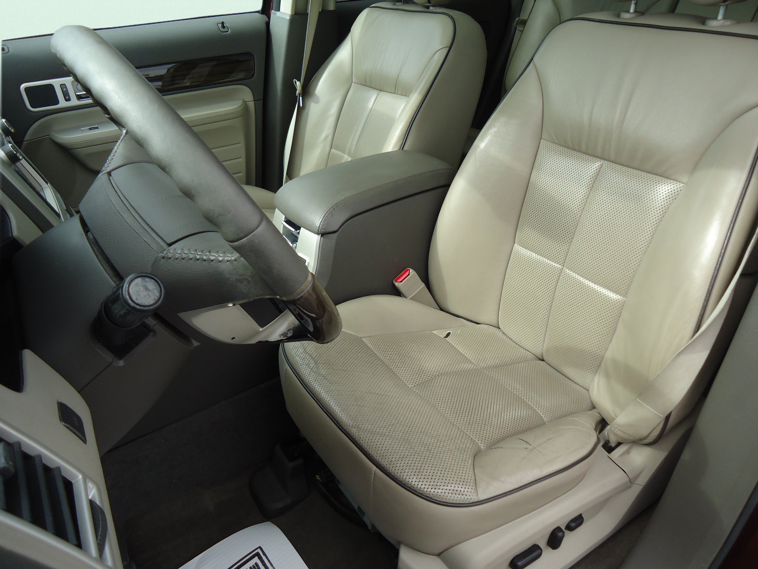 Used 2009 Lincoln MKX AWD image 22
