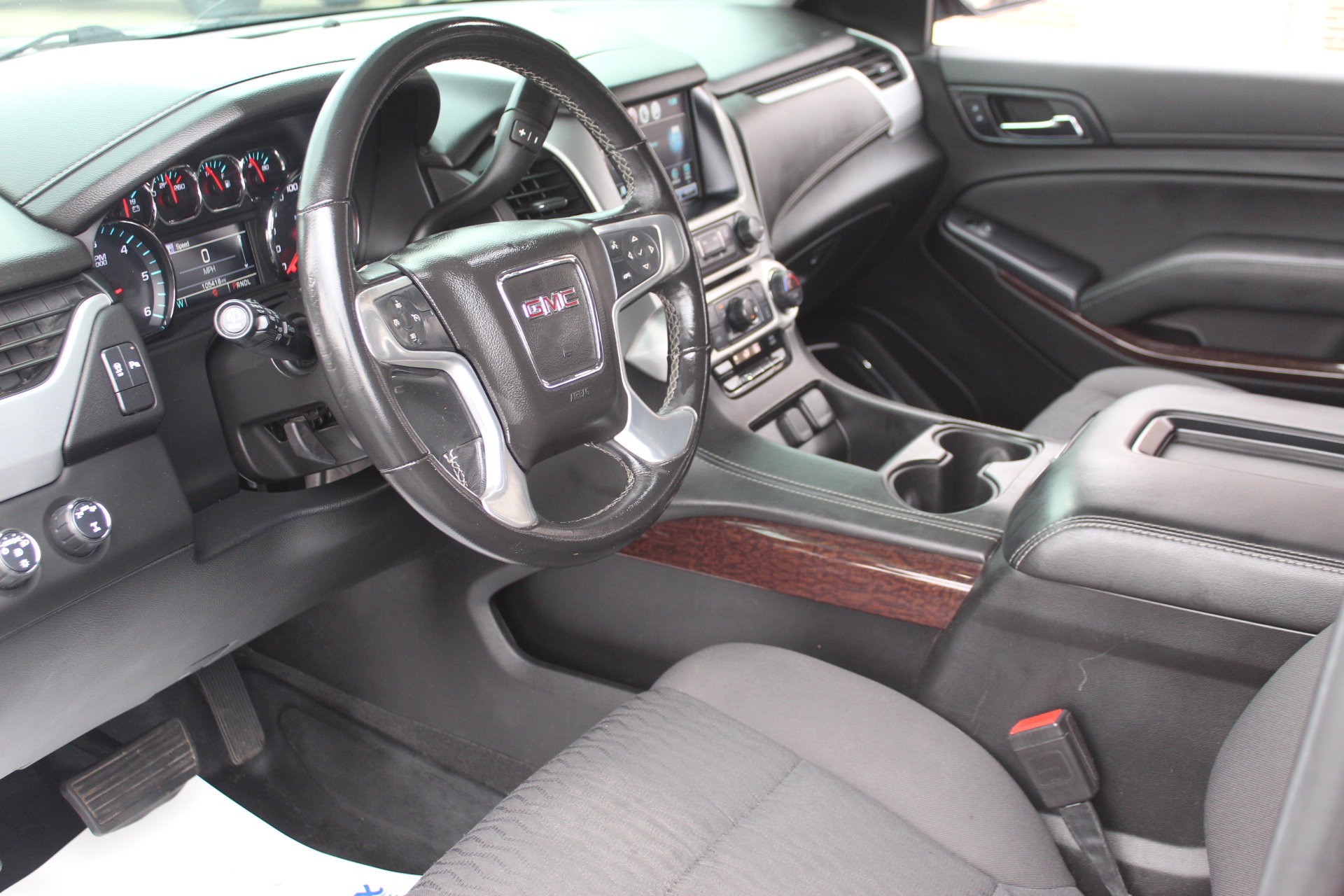 Used 2020 GMC Yukon SLE image 13