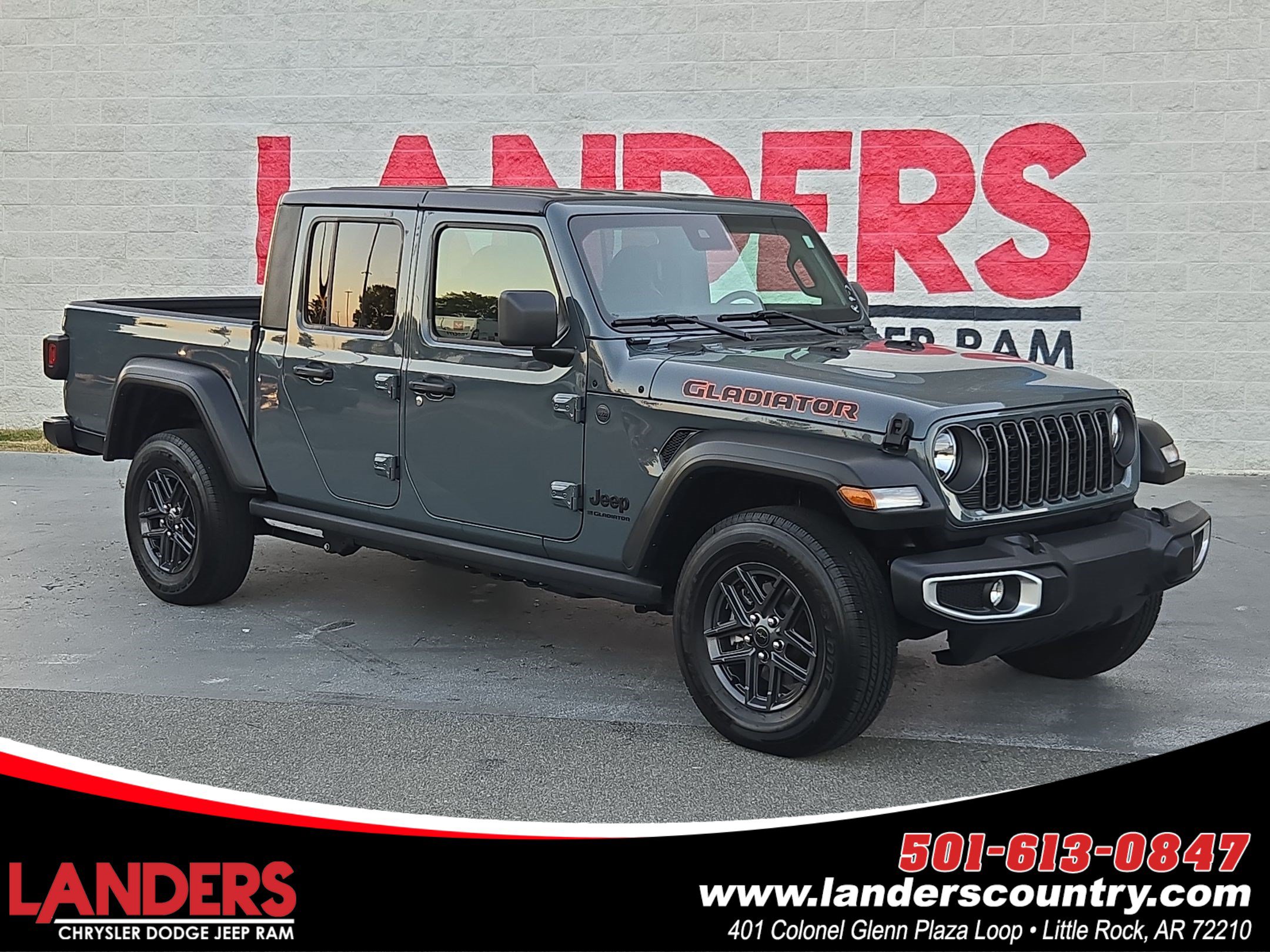 Used 2025 Jeep Gladiator Sport AWD/4WD image 1