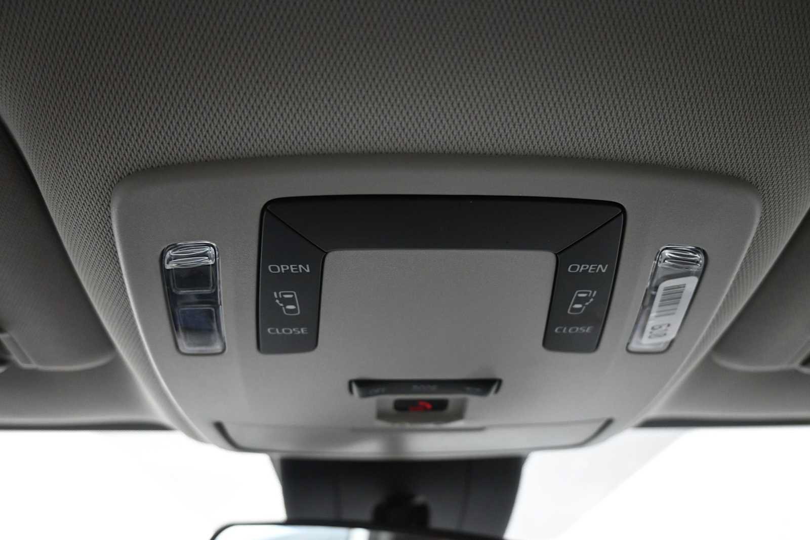 Certified 2025 Toyota Sienna LE FWD image 16