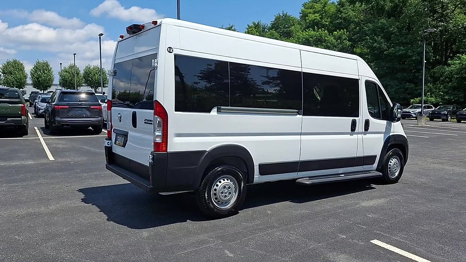 Used 2024 RAM ProMaster 2500 w/ Convenience Group FWD image 10