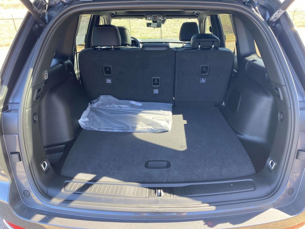 New 2026 Jeep Grand Cherokee Limited w/ Luxury Tech Group II image 34