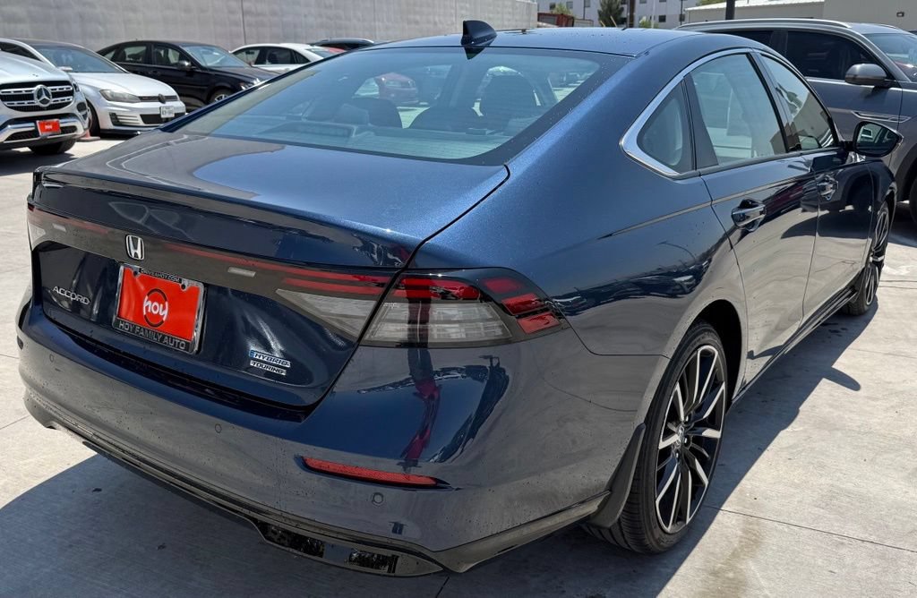 Used 2024 Honda Accord Touring image 9